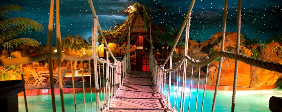 Touwbrug_subtropisch_zwemparadijs_Preston_Palace.jpg
