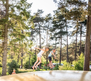 Airtrampoline op Camping Diana Heide - Kindercamping Drenthe