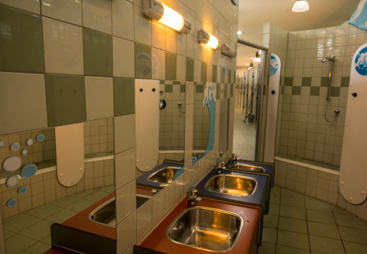 Sanitair gebouw kinderen