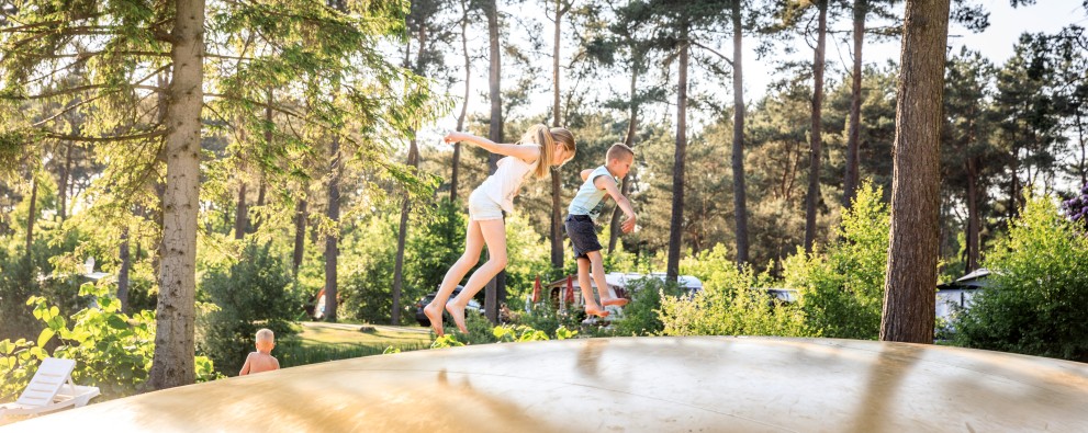 Airtrampoline op Camping Diana Heide in Drenthe